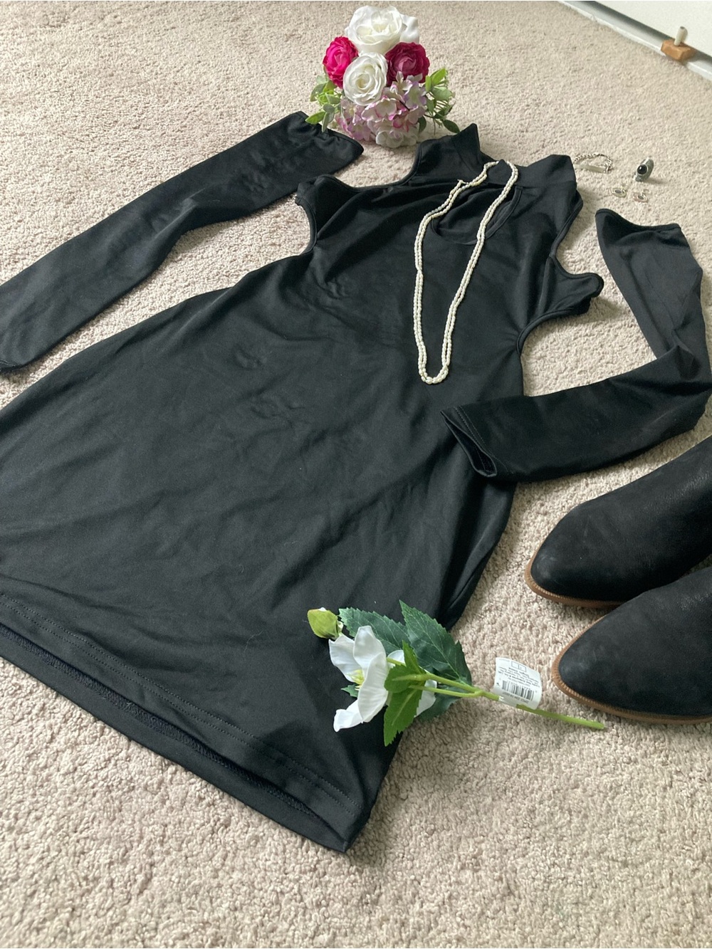 SHEIN Black Mini Bodycon Dress with Cutout Shoulders